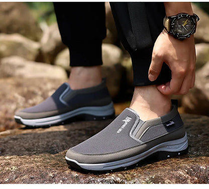 Loafers Men Sneakers Mesh Breathable Non-Slip Slip On Vulcanized Shoes Soft Sole Solid Color Comfortable Water Shoes Zapatos200