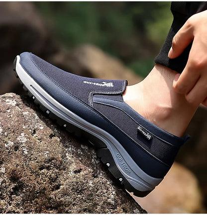 Loafers Men Sneakers Mesh Breathable Non-Slip Slip On Vulcanized Shoes Soft Sole Solid Color Comfortable Water Shoes Zapatos200