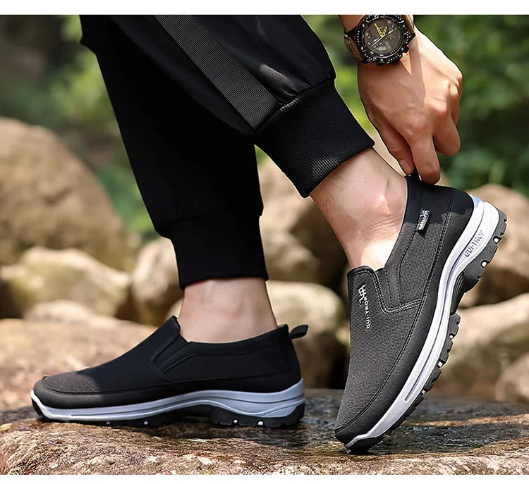 Loafers Men Sneakers Mesh Breathable Non-Slip Slip On Vulcanized Shoes Soft Sole Solid Color Comfortable Water Shoes Zapatos200