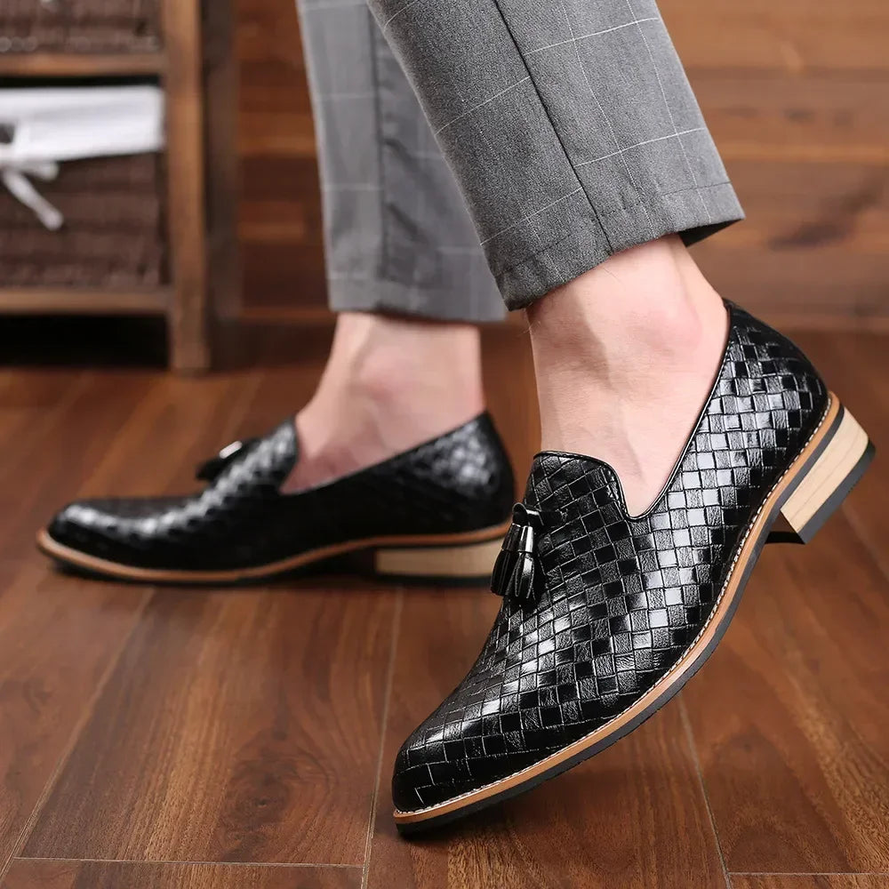 Fringe Men Leather Casual Shoes Checkered Man Loafers Coiffeur Leather Shoes Fashion Driving Mens Shoes Sapato Social Masculino