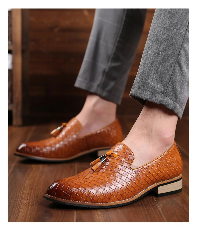 Fringe Men Leather Casual Shoes Checkered Man Loafers Coiffeur Leather Shoes Fashion Driving Mens Shoes Sapato Social Masculino