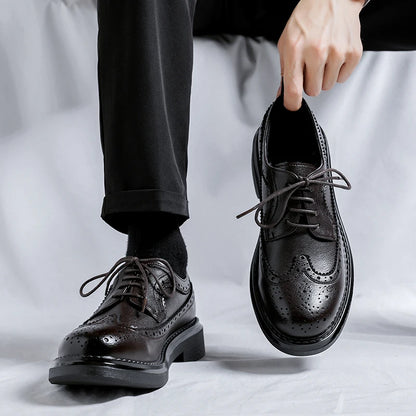 New Trending Brogues Classic Men Dress Shoes Men Oxfords Patent Leather Shoes Lace Up Formal Black Leather Wedding Party Shoes