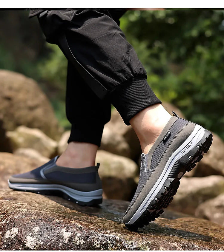 Loafers Men Sneakers Mesh Breathable Non-Slip Slip On Vulcanized Shoes Soft Sole Solid Color Comfortable Water Shoes Zapatos200