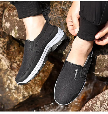 Loafers Men Sneakers Mesh Breathable Non-Slip Slip On Vulcanized Shoes Soft Sole Solid Color Comfortable Water Shoes Zapatos200