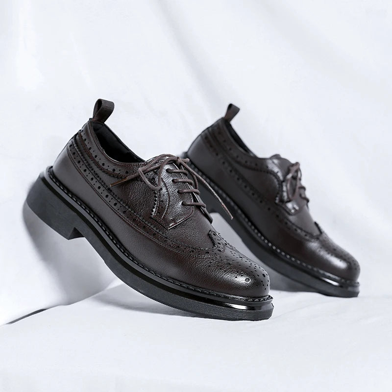 New Trending Brogues Classic Men Dress Shoes Men Oxfords Patent Leather Shoes Lace Up Formal Black Leather Wedding Party Shoes