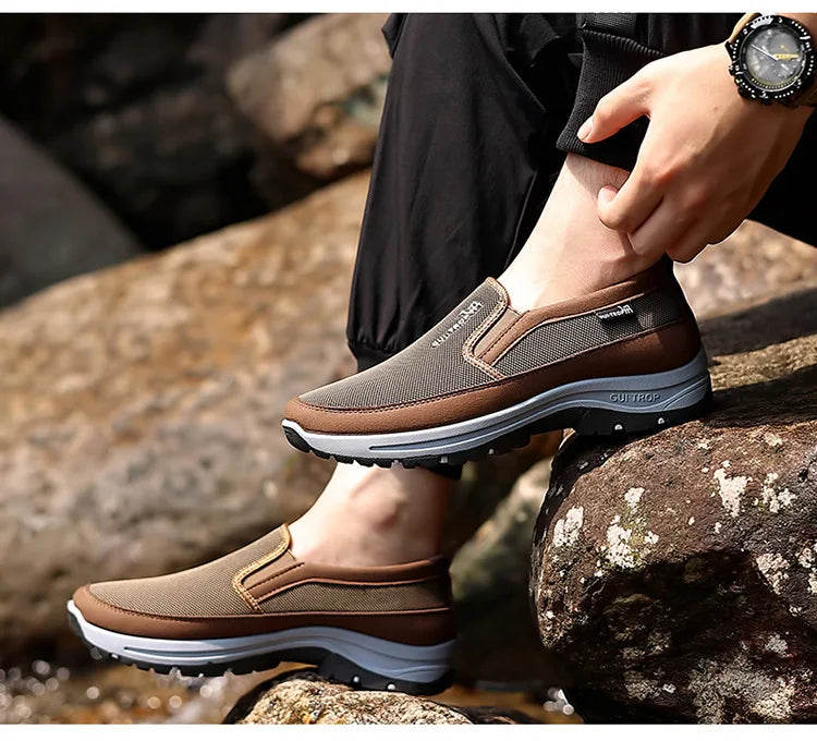 Loafers Men Sneakers Mesh Breathable Non-Slip Slip On Vulcanized Shoes Soft Sole Solid Color Comfortable Water Shoes Zapatos200