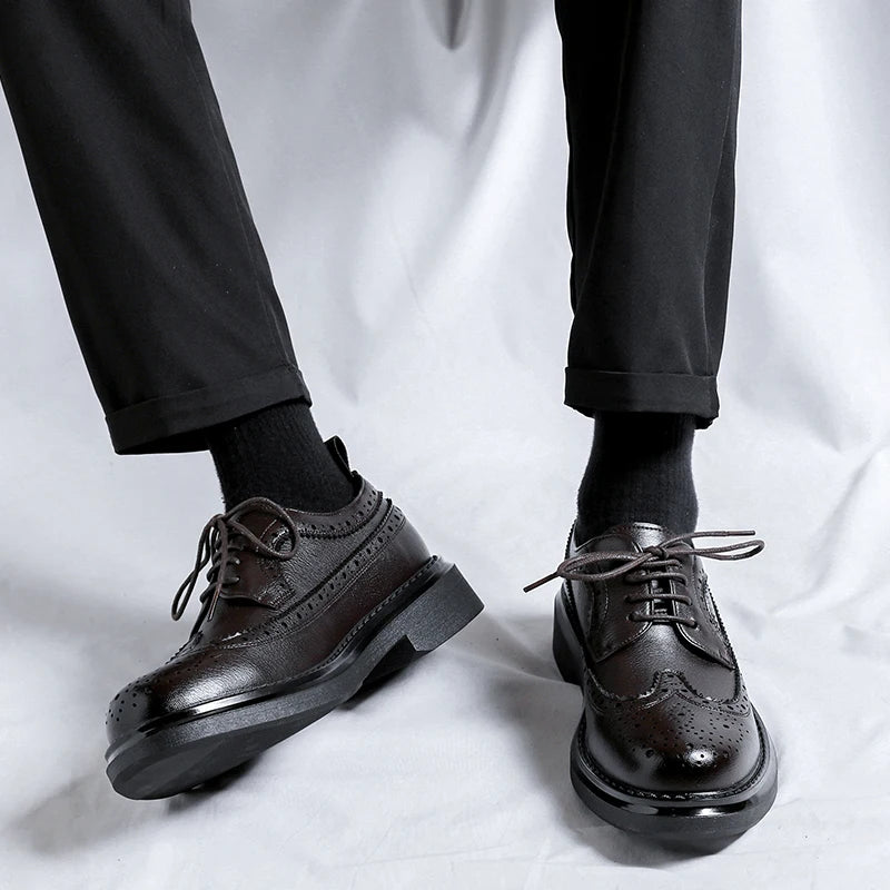 New Trending Brogues Classic Men Dress Shoes Men Oxfords Patent Leather Shoes Lace Up Formal Black Leather Wedding Party Shoes