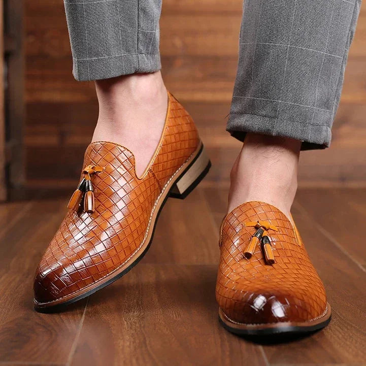 Fringe Men Leather Casual Shoes Checkered Man Loafers Coiffeur Leather Shoes Fashion Driving Mens Shoes Sapato Social Masculino